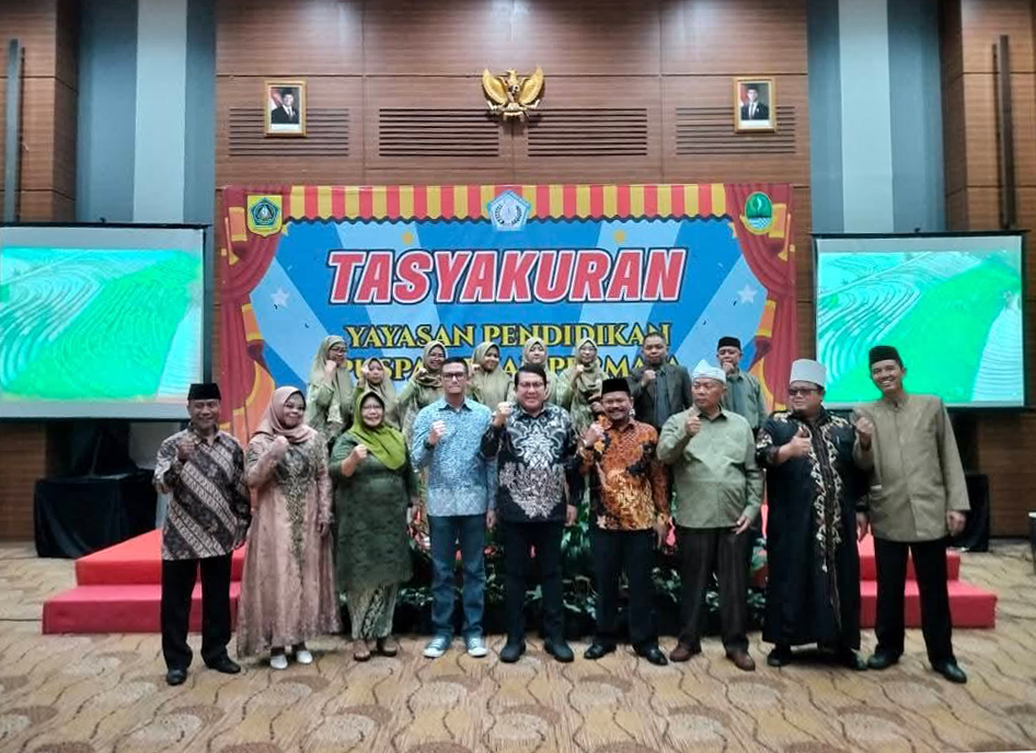 Menghadiri dan memberikan sambutan pada acara Tasyakuran Yayasan Pendidikan Puspa Mekar Permata.